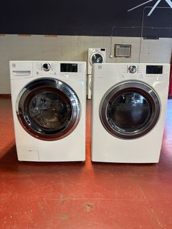 Kenmore Brand washer and dryer set in perfect condition very clean And everything works You can see them Work before taking it