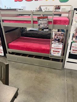 Twin over twin bunkbed