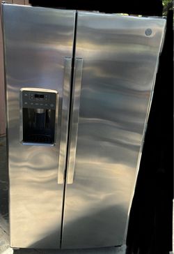 GE side by side stainless steel refrigerator