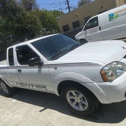 2004  NISSAN FRONTIER  KING  CAB  XE  
