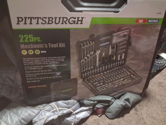 Pittsburgh 225-Piece Mechanic's Tool Kit