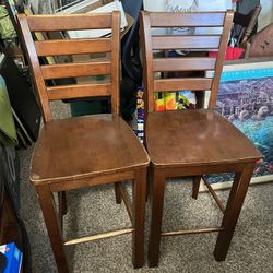 Set of 2 wooden bar stools 