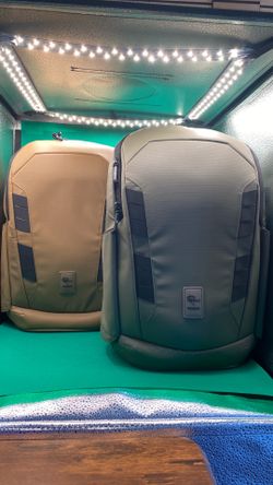 Nomatic camera bag 25L with 2 dividers