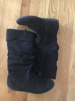 Girl's size 5 boots