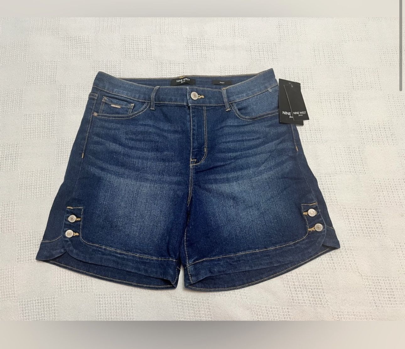 Nine West shorts Size 10