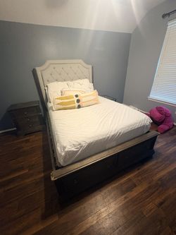 Bed With Drawers