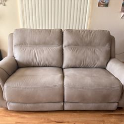 Ashley DuraPella Sofa - Power Reclining