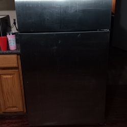 Whirlpool  Refrigerator  Silver 6ft