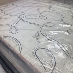 QUEEN PILLOW TOP $160