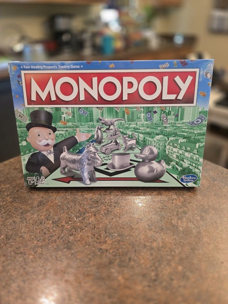 Hasbro•Classic Monopoly NEW!