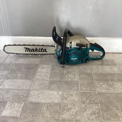 Makita (DCS510) 18in Gas Powered Chainsaw 