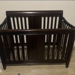 Eddie Bauer Baby Crib