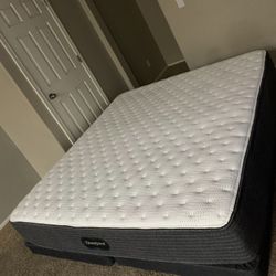 KING BEAUTYREST MATTRESS AND FREE BOX SPRINGS 