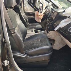 20 Dodge Grand Caravan For Parts 
