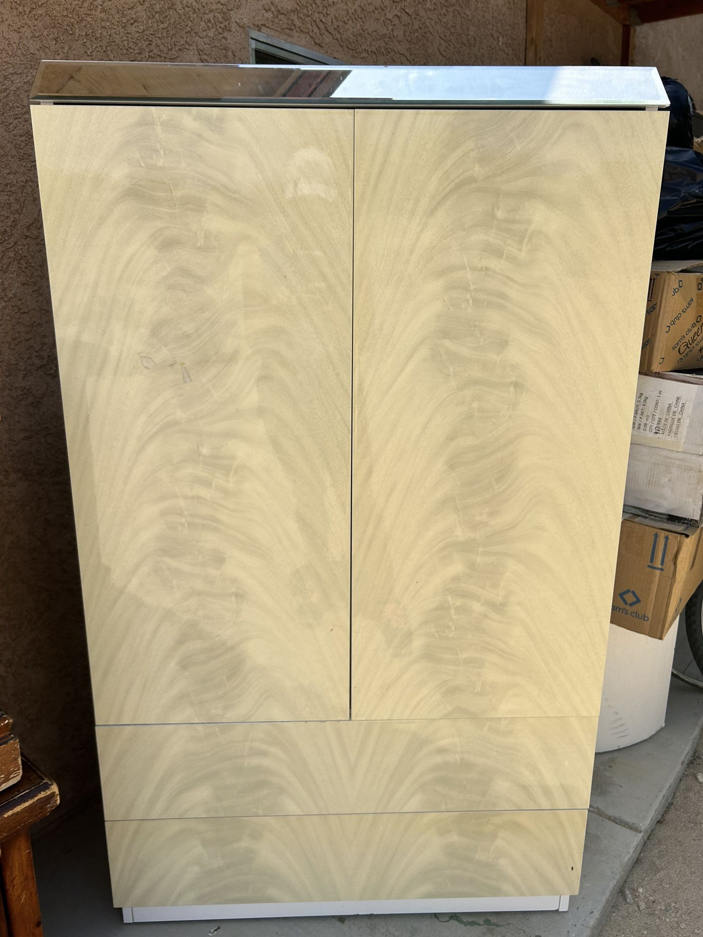Dresser/Armoir