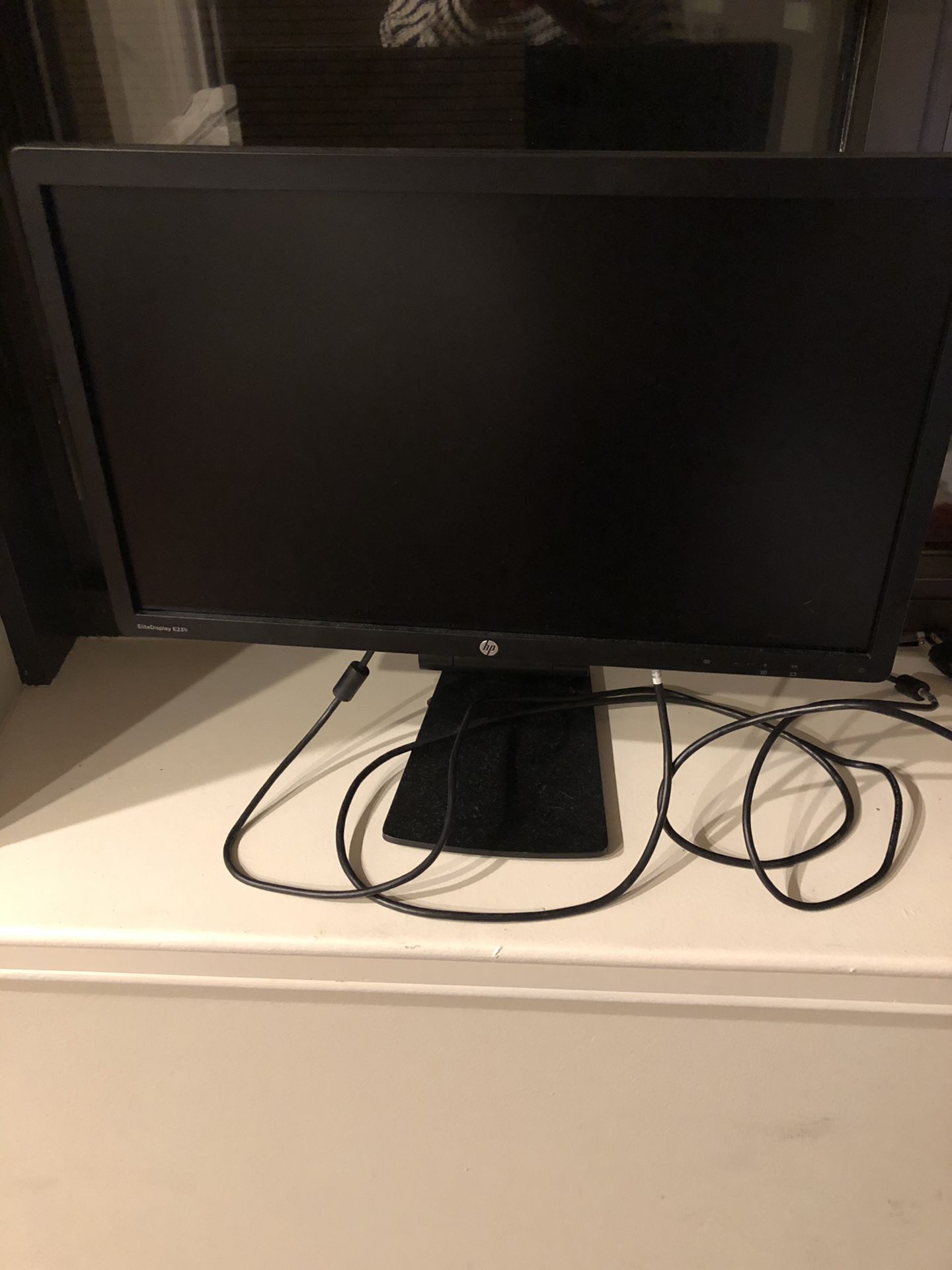 HP EliteDisplay E23i monitor