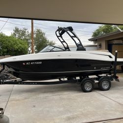2022 Bayliner Vr 5 Bow rider W/ Mercruiser 4.5 L 200 Hp I/0 Engine