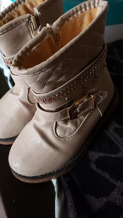Girls boots size 9