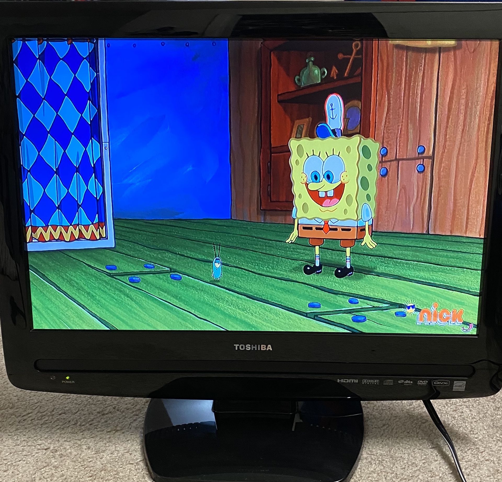 Toshiba TV 19inch build in DVD player