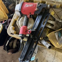 Milwaukee Air Nailer Nail Gun 