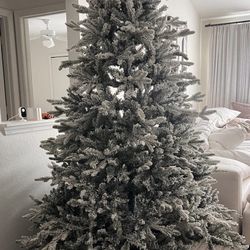Flocked Artificial Christmas Tree 7.5'