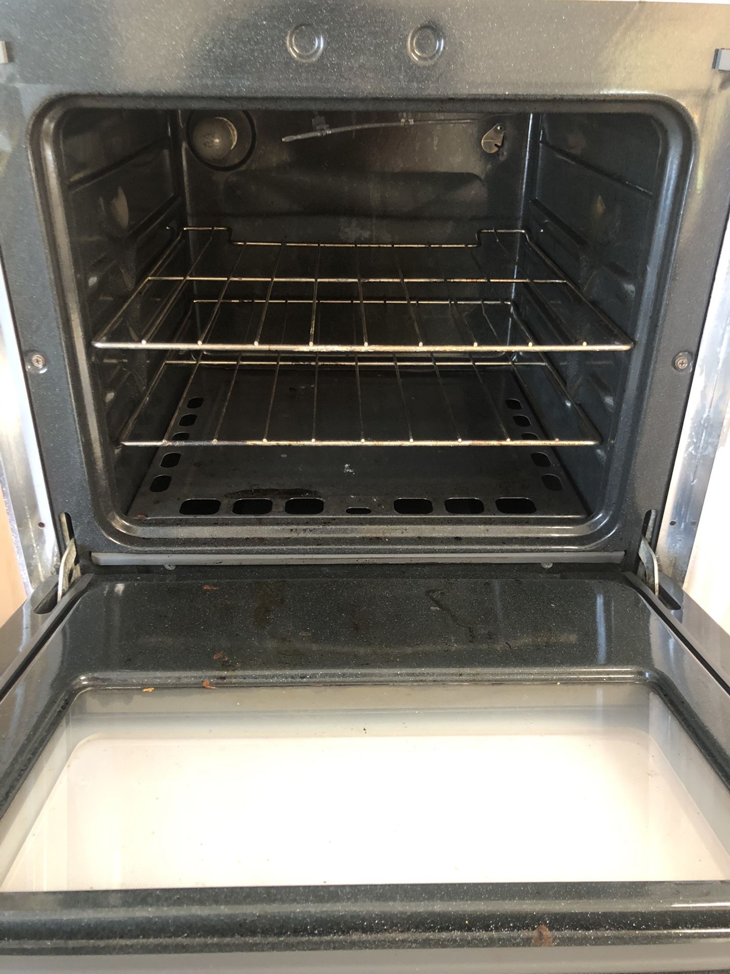 Magic chef double wall oven broiler 24inch GAS for Sale in Burbank, CA