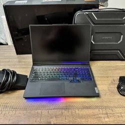 Lenovo 16" Legion Pro 7i 16IRX8H Gaming Laptop (Onyx Gray) RTX 4080