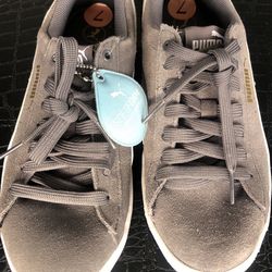 New!!! Ladies Shoe Size 7