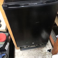 Mini Refrigerator/Freezer