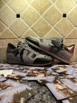-Valentino Garavani Rockrunner “Camouflage” -Size 42/8.5M -Barely used -No box -Shipping available -Dm for more info