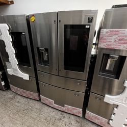 SAMSUNG FAMILY HUB FRIDGE IN STAINLESS STEEL