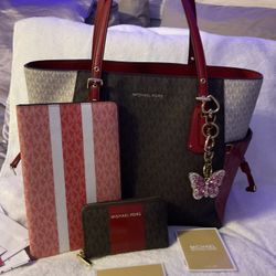 BRAND NEW W/Tags Michal Kors Large Tote Bag And Accessories 