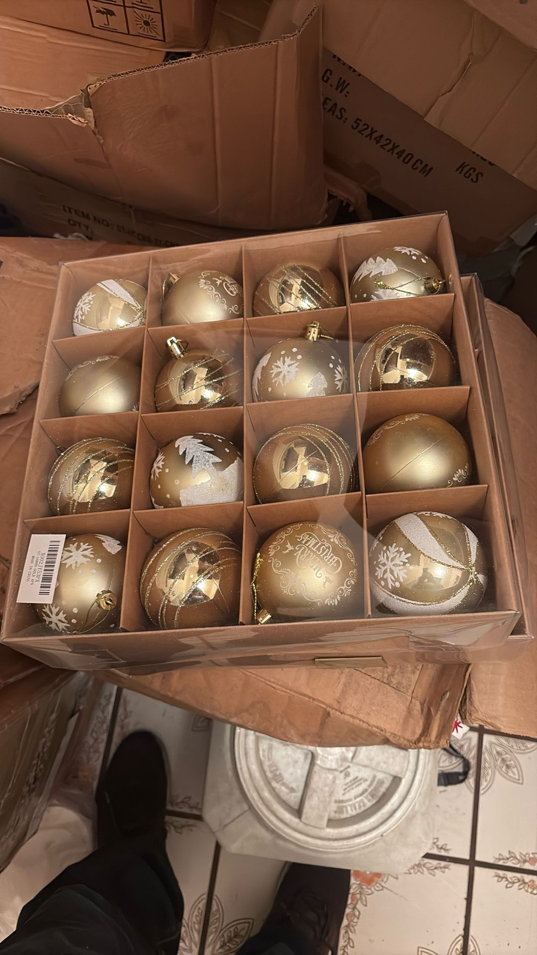 ESFERAS GOLD CAJA CON 16 Piezas