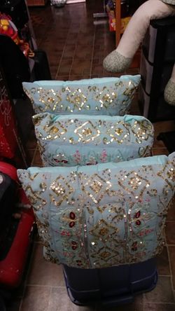 A set of 3 Accent Pillows 14 x 14