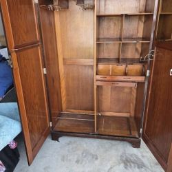 The VALET Men armoire 