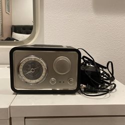 Crosley Radio with Aux Connection