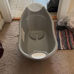 Bath Tub For Baby & Travel Changer.