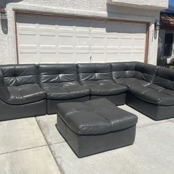 Leather Modular couch - ChateauD’ax