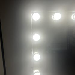 Vanity mirror
