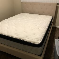 New Platform Bed Frame With Diamond Tufted Headboard 