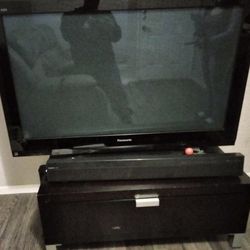 Panasonic Tv With Speaker And Cabinet Good Condition