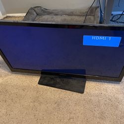 40” Hisense TV
