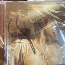 Taylor Swift’s Autograph Cd