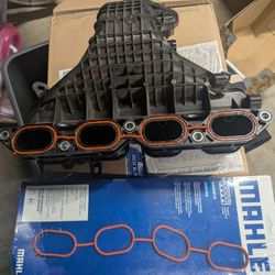2013 Prius V Intake Manifold 