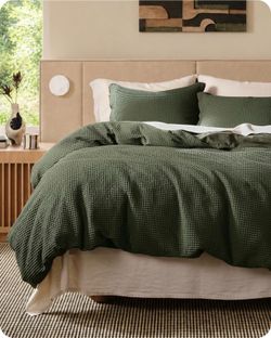 Bedsure 3 PCS 100% Cotton Waffle Weave Olive Green Duvet Cover Oversized King, PureWoven Breathable Bedding Set for All Season - Retail $117