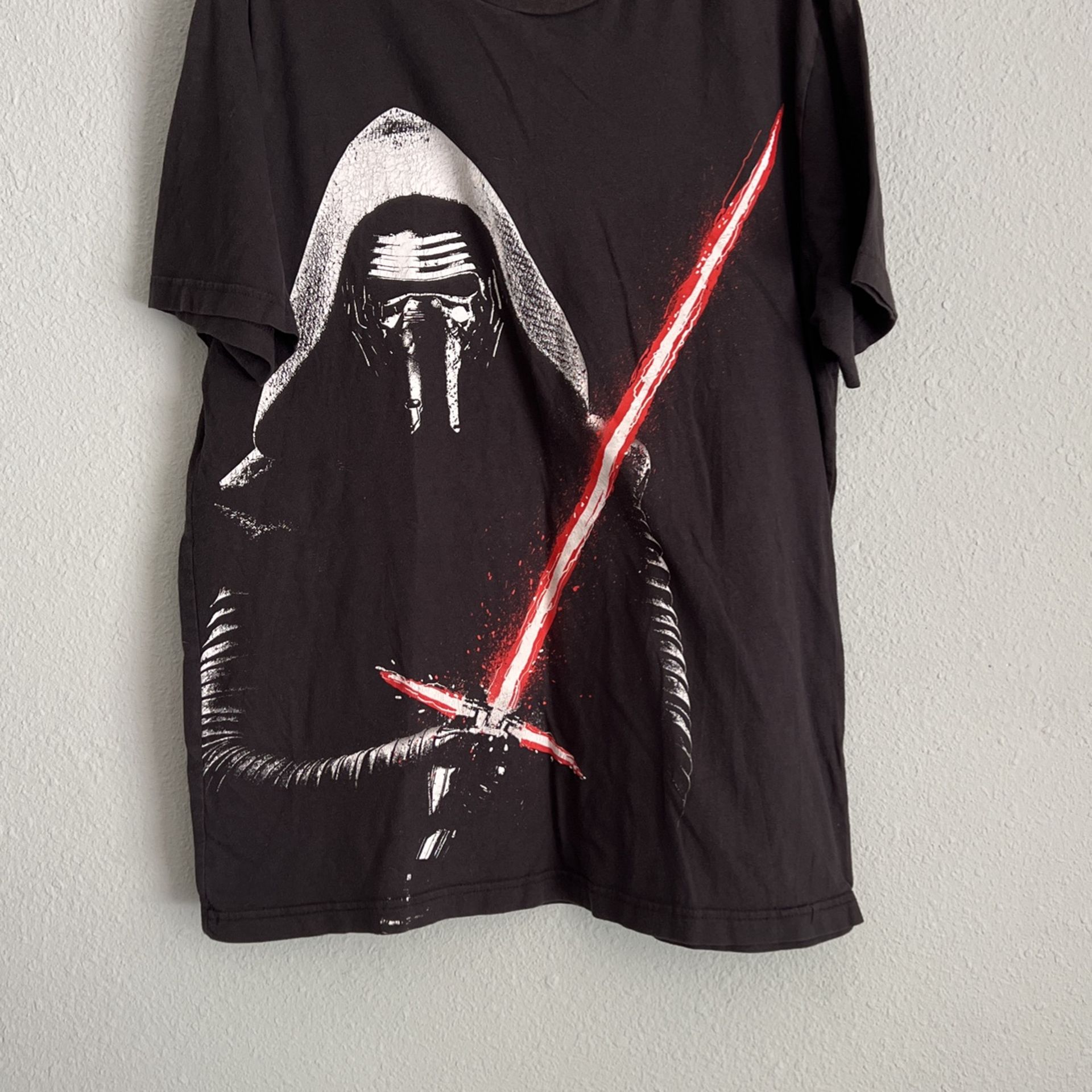 Star Wars Mens T-Shirt -Kylo Ren Side Holding Sword