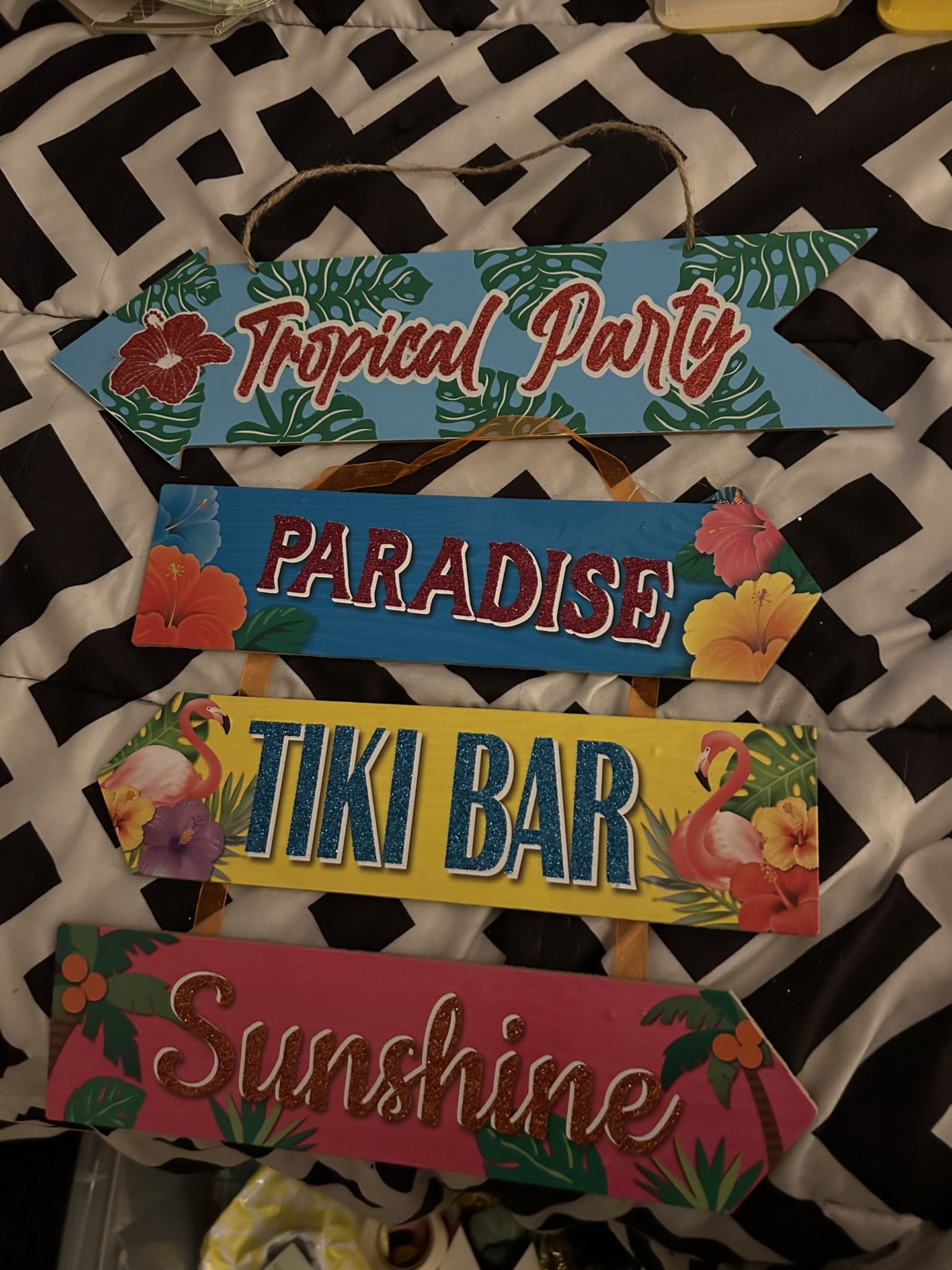 Tropical Party Decor