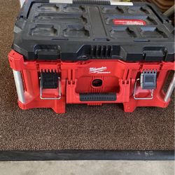 Milwaukee Packout Medium Box 