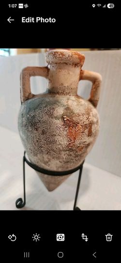 Luca Amphoras Carrying Cup From Turkey