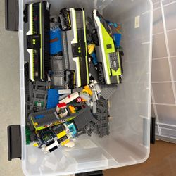 Lego Express Passenger Train, Remote Control Or App Operated, Battery, Extra Tracks And Extra Pieces.